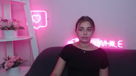 milanaangelas online show from February 2025 02:56:02 PM