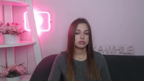 milanaangelas online show from December 2025 05:47:01 AM