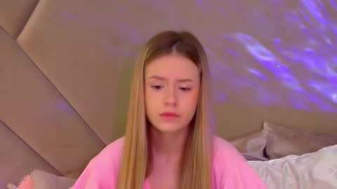 MilanaBalmain online show from September 2025 04:28:01 AM