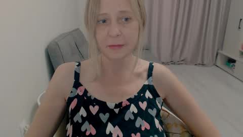 Milena online show from November 2025 04:44:02 AM