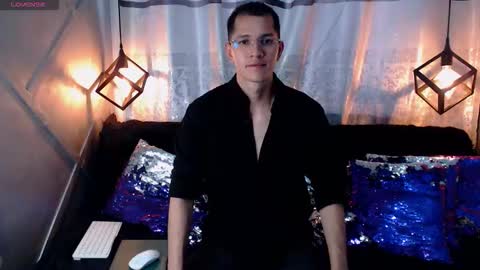 milandavid1 online show from March 2026 06:47:02 PM