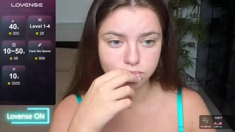 Mila online show from September 2025 07:36:02 PM