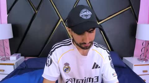 milanzaire online show from November 2025 01:25:02 AM