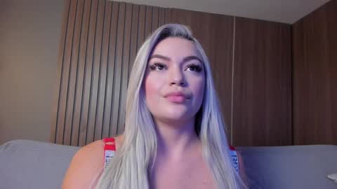 Snapshot of milaowens chatting on January 2025 03:11:02 PM Sexy Mila online show from January 2025 03:11:02 PM