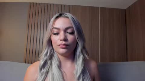 Snapshot of milaowens chatting on February 2025 02:06:02 PM Sexy Mila online show from February 2025 02:06:02 PM