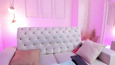Snapshot of milaowens chatting on March 2025 12:04:02 PM Sexy Mila online show from March 2025 12:04:02 PM