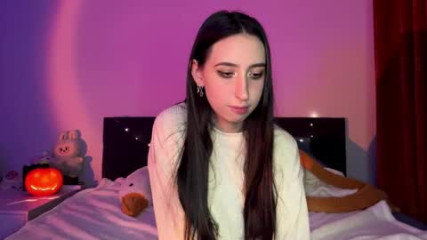 MIla and Viki online show from October 2025 08:42:01 PM