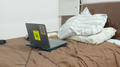 Mila online show from April 2026 09:39:33 PM