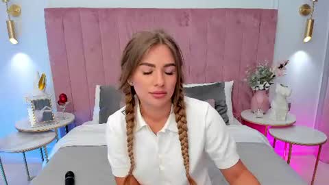 Mia online show from July 2026 05:03:02 AM