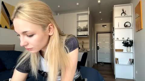 Millla online show from October 2025 07:38:01 AM