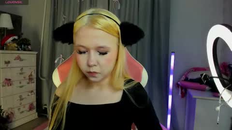 Mia online show from February 2026 03:43:02 AM