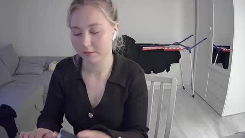Milena new nonude shy blonde natural online show from May 2026 06:57:01 PM