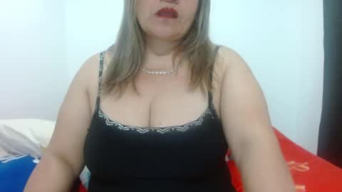 Snapshot of milena_hoot_ chatting on May 2026 05:58:02 AM MILENA online show from May 2026 05:58:02 AM