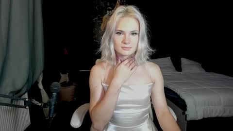 Snapshot of milena_marshmallows chatting on December 2024 06:28:02 PM Milena online show from December 2024 06:28:02 PM