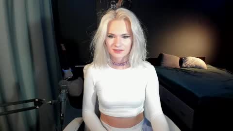 Snapshot of milena_marshmallows chatting on February 2025 01:20:02 AM Milena online show from February 2025 01:20:02 AM