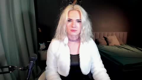 Snapshot of milena_marshmallows chatting on February 2025 07:59:02 AM Milena online show from February 2025 07:59:02 AM