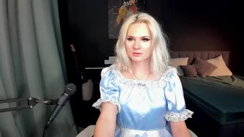 Snapshot of milena_marshmallows chatting on March 2025 08:10:02 PM Milena online show from March 2025 08:10:02 PM