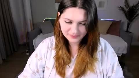 Snapshot of milenafiery chatting on June 2026 10:15:01 AM milenafiery online show from June 2026 10:15:01 AM