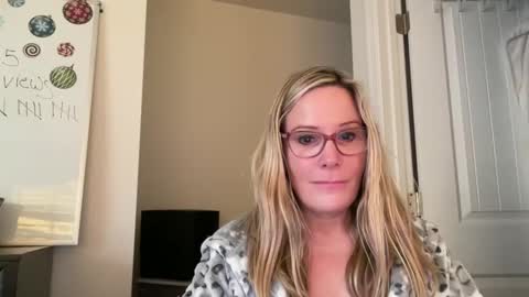 Snapshot of milf_goddess chatting on January 2025 09:51:01 PM MIlf Goddess online show from January 2025 09:51:01 PM