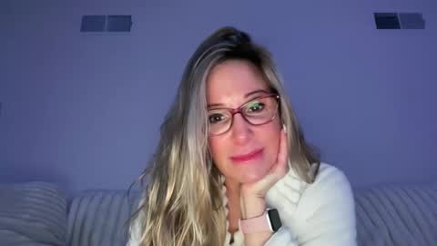 Snapshot of milf_goddess chatting on March 2025 06:16:01 AM MIlf Goddess online show from March 2025 06:16:01 AM