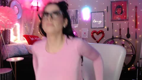 Snapshot of milf_lacey chatting on January 2025 08:48:01 PM Milf Lacey online show from January 2025 08:48:01 PM
