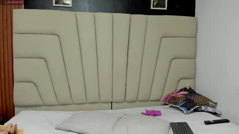 Snapshot of milf_meli chatting on March 2025 10:20:01 PM milf_meli online show from March 2025 10:20:01 PM