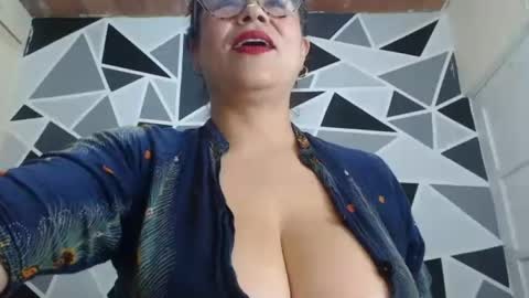 Snapshot of milfcamila367608 chatting on July 2026 10:32:02 AM camila online show from July 2026 10:32:02 AM