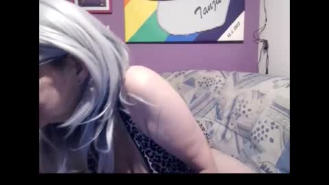 Milfchantal online show from February 2025 07:52:02 AM