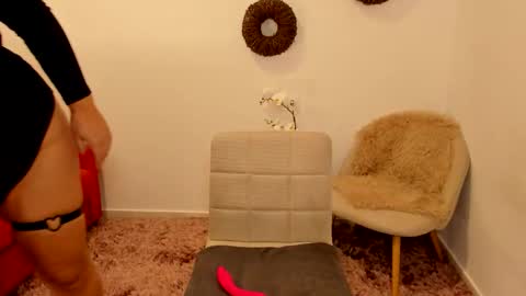 MilfElla online show from October 2025 09:41:01 AM