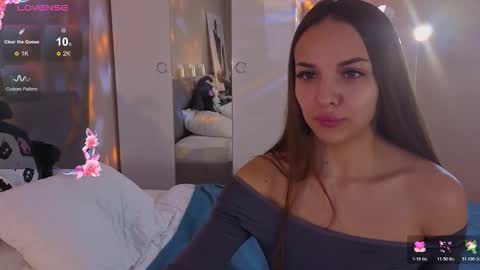 Snapshot of mili_milash chatting on November 2025 02:22:02 AM Milana online show from November 2025 02:22:02 AM