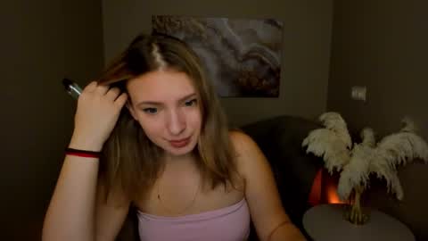 milinafox online show from September 2025 03:55:02 AM