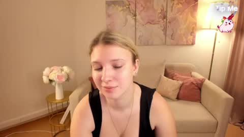 Snapshot of milinafox chatting on April 2026 10:01:01 PM milinafox online show from April 2026 10:01:01 PM