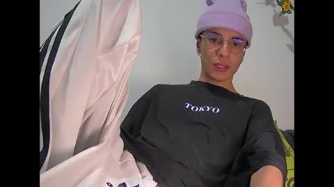 Snapshot of militoveruss2 chatting on March 2026 10:32:01 AM militoveruss2 online show from March 2026 10:32:01 AM