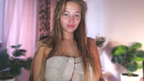 milk_bunny_ online show from September 2025 09:02:01 AM