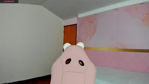 Snapshot of milk_candy16 chatting on September 2025 12:43:02 PM S O F I A online show from September 2025 12:43:02 PM