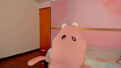 Snapshot of milk_candy16 chatting on October 2025 12:36:02 PM S O F I A online show from October 2025 12:36:02 PM