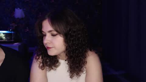 Stella and Neo online show from October 2025 04:22:02 AM