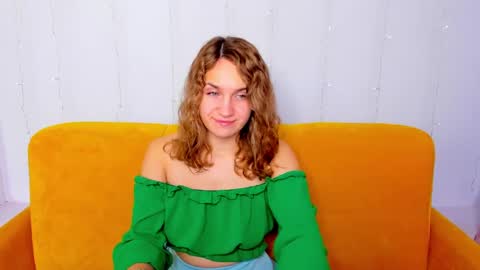 milkablond online show from December 2024 10:47:01 PM