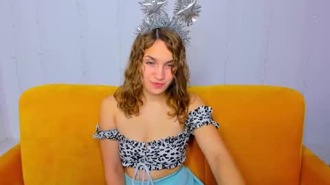 milkablond online show from December 2024 10:45:01 PM