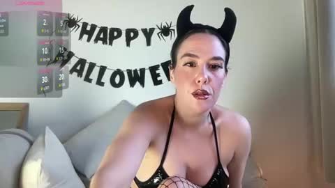 Snapshot of milkandhoneylullabies chatting on October 2025 12:51:01 PM Milk online show from October 2025 12:51:01 PM