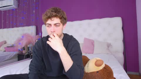 milkhunter_ online show from April 2026 07:45:01 AM