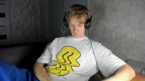 Isaac online show from February 2025 04:10:01 AM