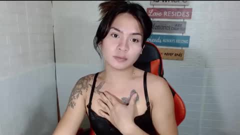 Snapshot of milkycumnel23 chatting on December 2024 03:32:02 PM NEL 23 online show from December 2024 03:32:02 PM