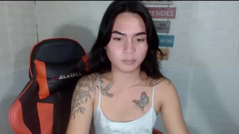 Snapshot of milkycumnel23 chatting on December 2024 12:05:01 PM NEL 23 online show from December 2024 12:05:01 PM