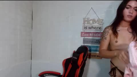 Snapshot of milkycumnel23 chatting on December 2024 02:17:02 PM NEL 23 online show from December 2024 02:17:02 PM