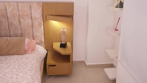 erika rf99 online show from October 2025 12:00:01 AM