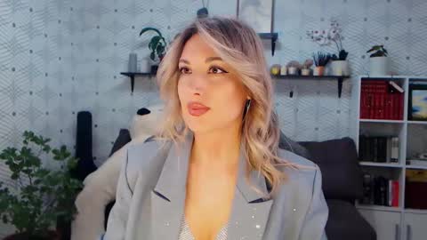 Snapshot of millaxqueen chatting on April 2026 11:21:02 AM MillaXQueen online show from April 2026 11:21:02 AM