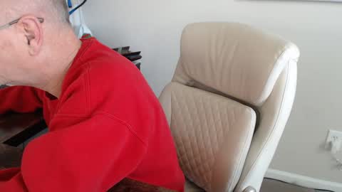 Snapshot of millenium0129 chatting on January 2025 05:17:01 PM millenium0129 online show from January 2025 05:17:01 PM