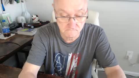 Snapshot of millenium0129 chatting on February 2025 06:54:02 PM millenium0129 online show from February 2025 06:54:02 PM