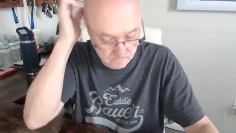 Snapshot of millenium0129 chatting on October 2025 06:18:02 PM millenium0129 online show from October 2025 06:18:02 PM